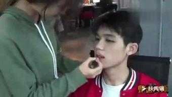 国产对白人妖视频,揭秘另类娱乐现象