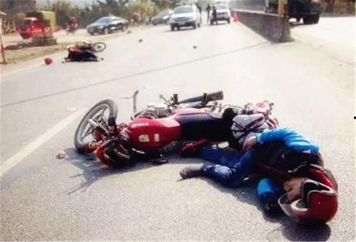 吴京座驾国产摩托车视频