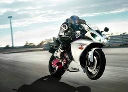 吴京座驾国产摩托车视频