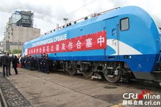 国产电力机车进站视频  第3张